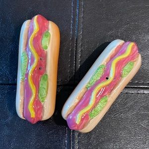 NWT hotdog 🌭 salt and pepper shakers